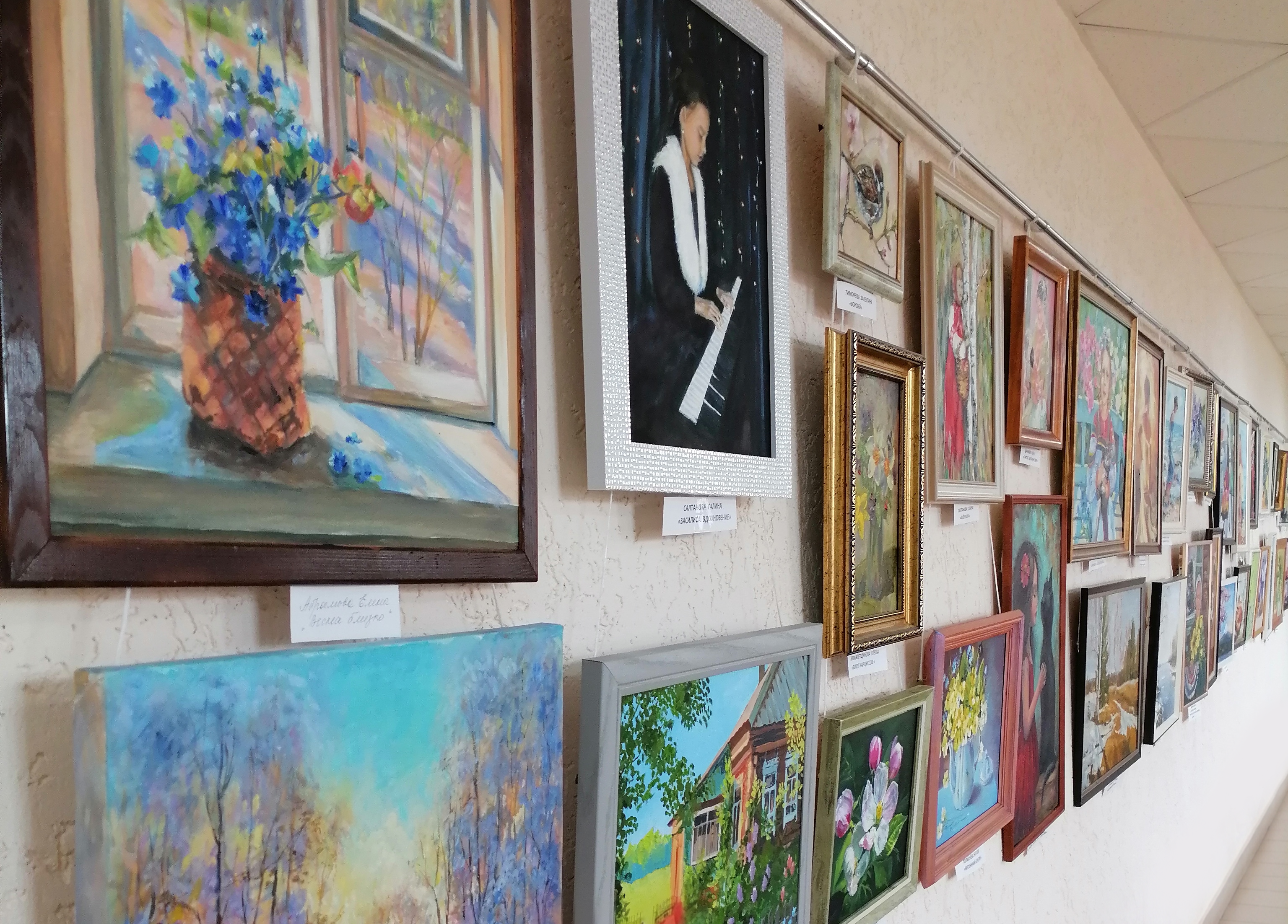 Забота о душевном здоровье: в Сухоложской больнице нашла свое место галерея врачебного творчества