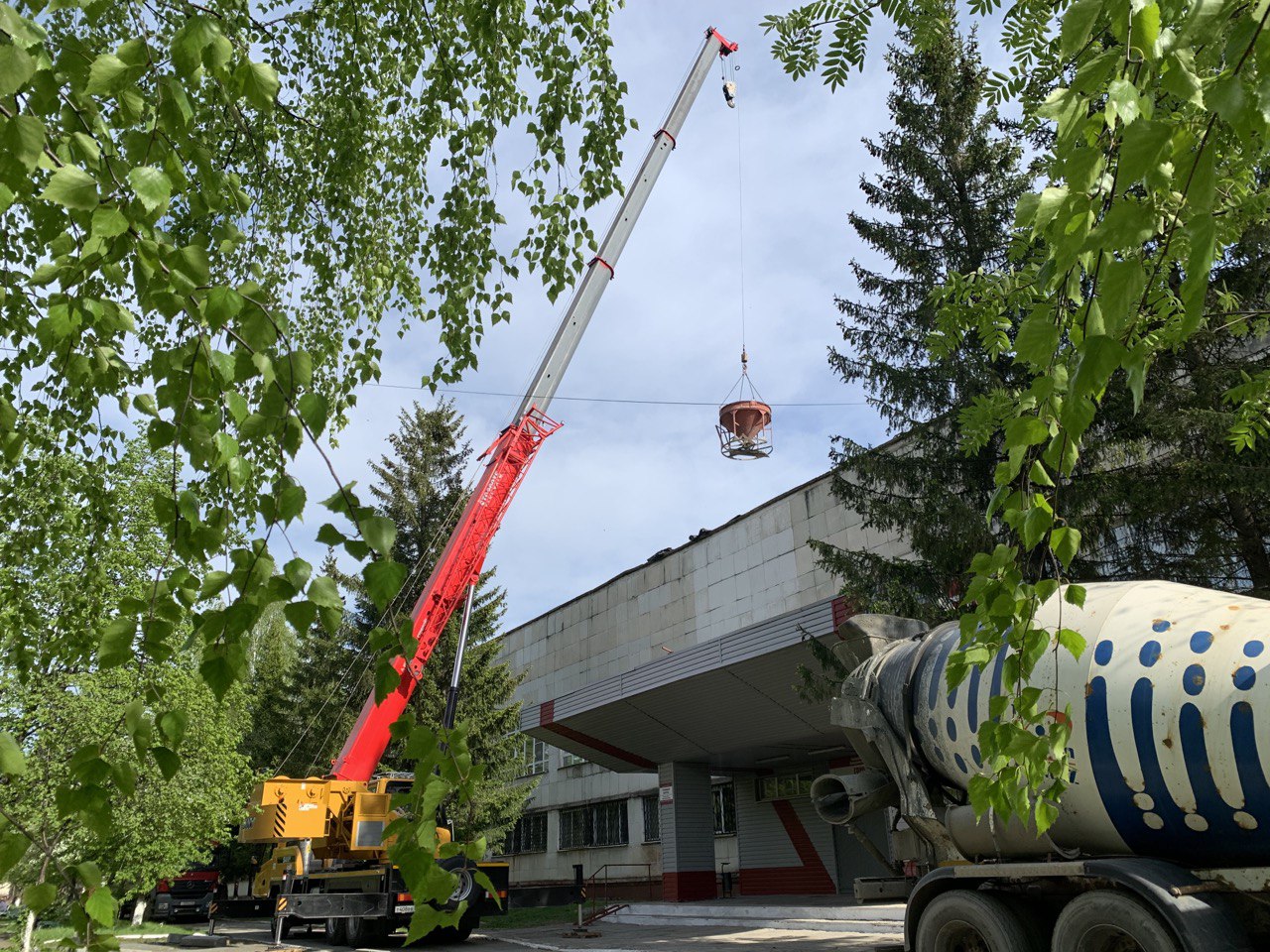 Подрядчик приступил к капитальному ремонту кровли второго корпуса Городской больницы №1 Нижнего Тагила