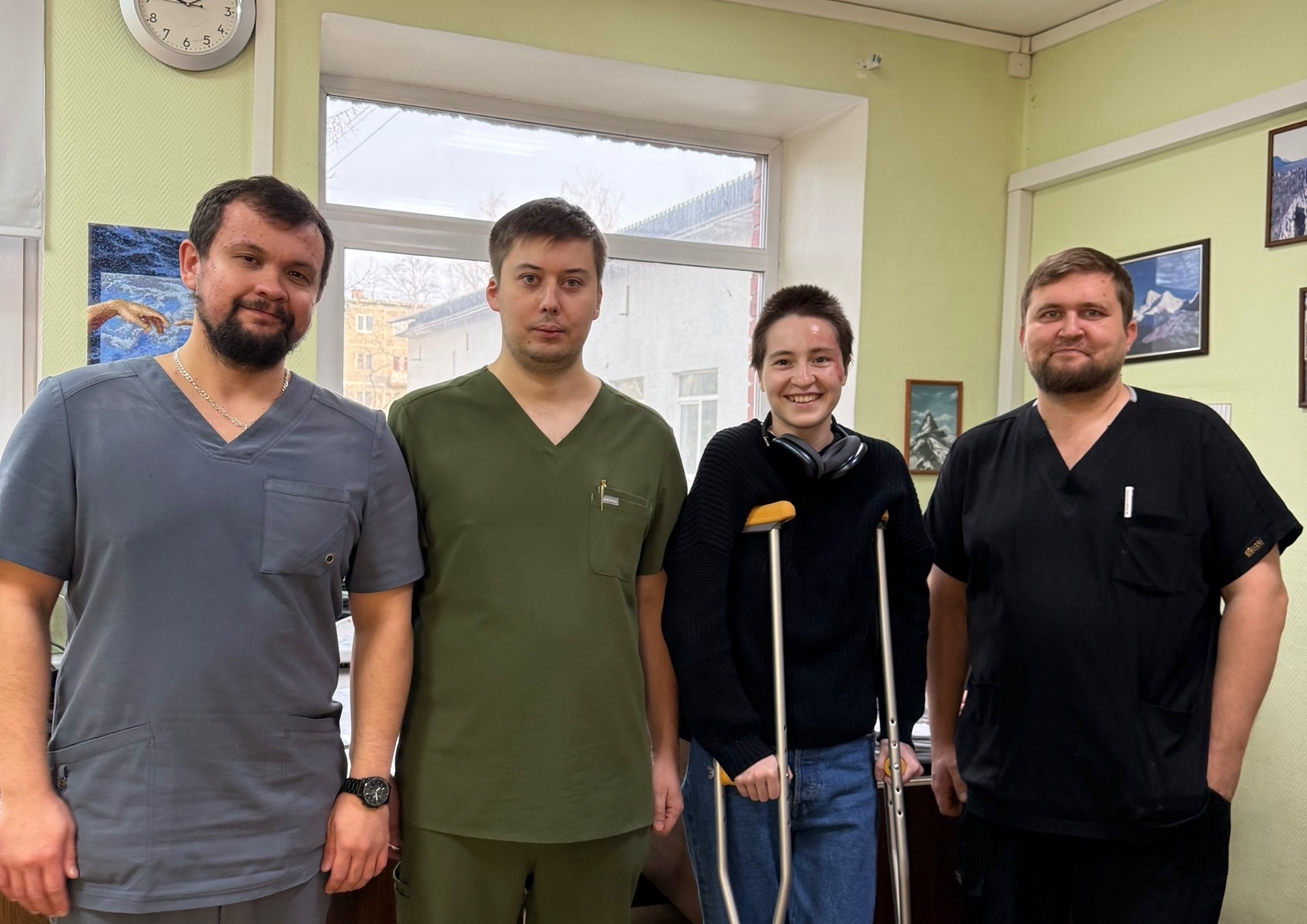 Чудом выжившая в автокатастрофе свердловчанка встретилась с командой медиков, которые подарили ей второй день рождения