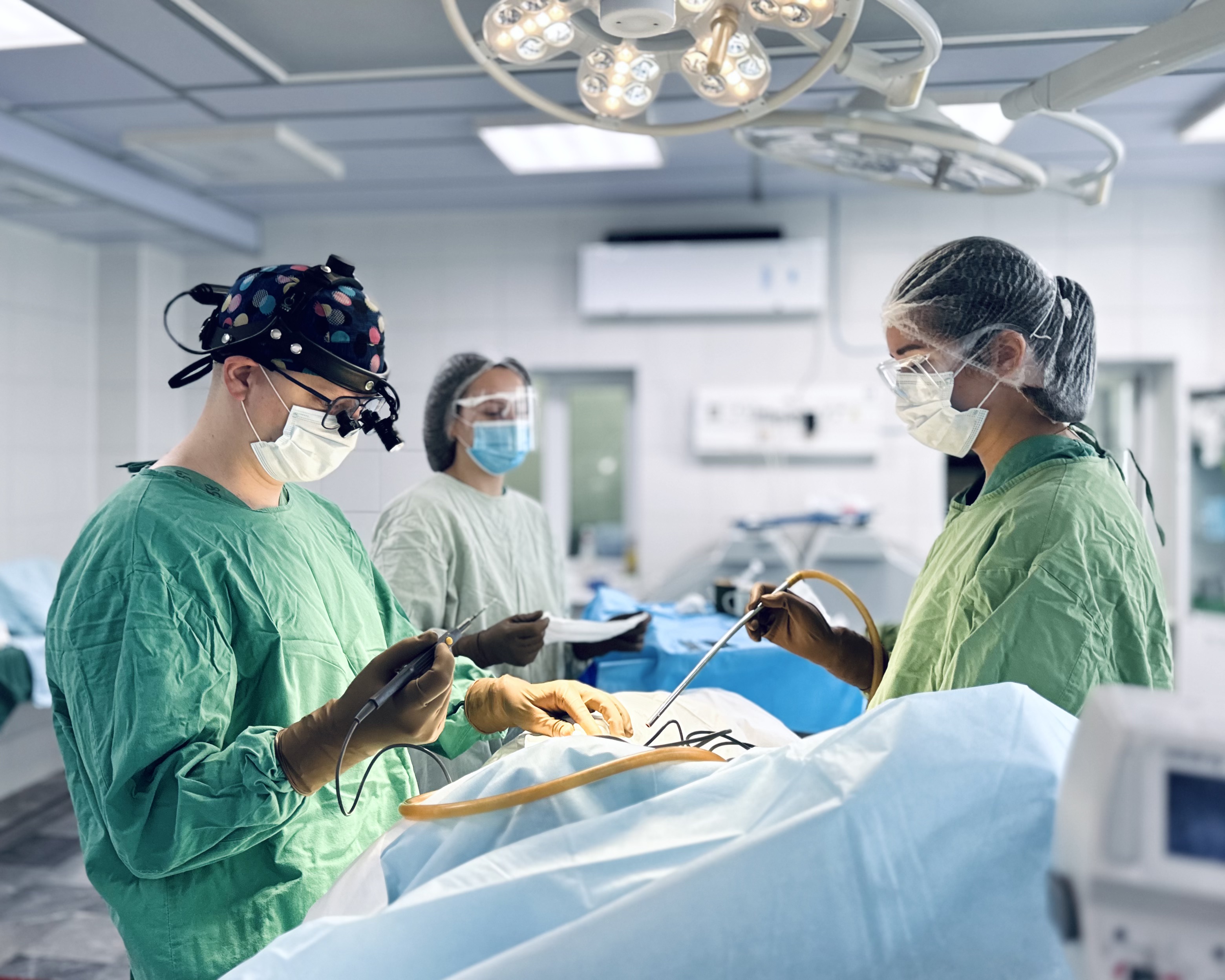 Госпиталь для ветеранов превысил плановые показатели операций на позвоночнике, сообщил Денис Паслер