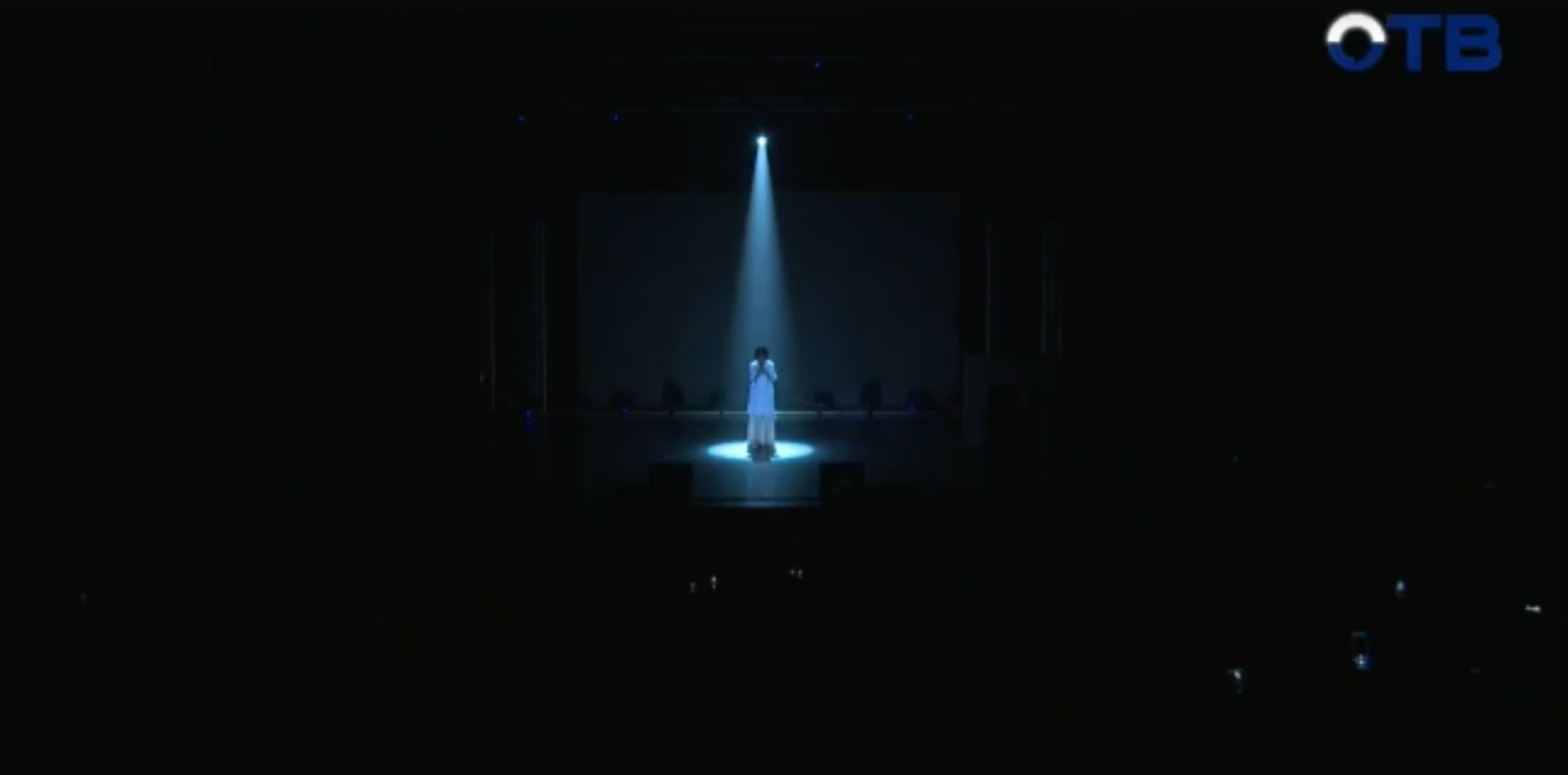 В День медицинского работника Татьяна Савинова читает стихотворение «Белый цвет»