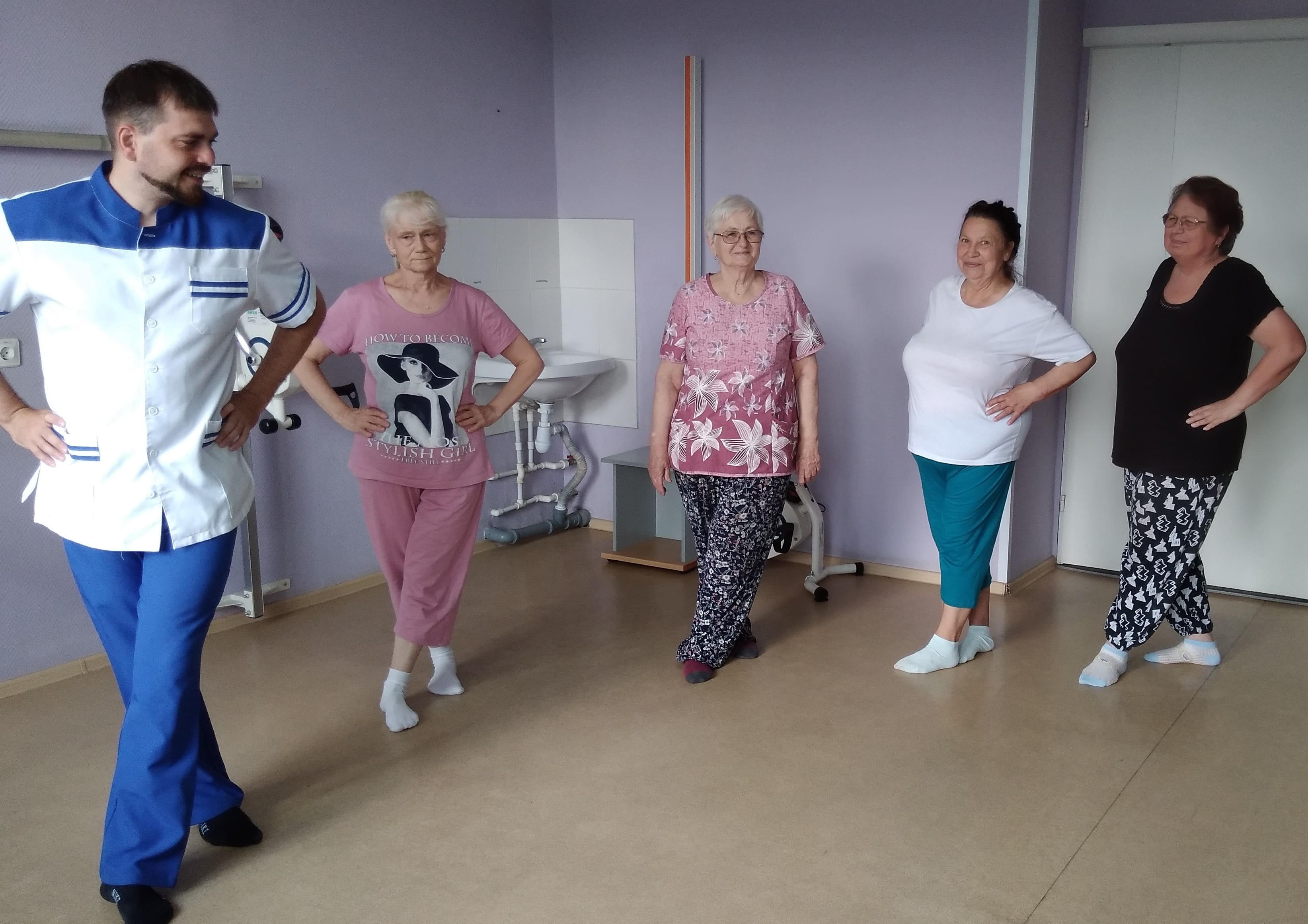 Свердловские врачи рекомендуют: один из лучших и доступных способов профилактики падений у людей старшего возраста — танцы