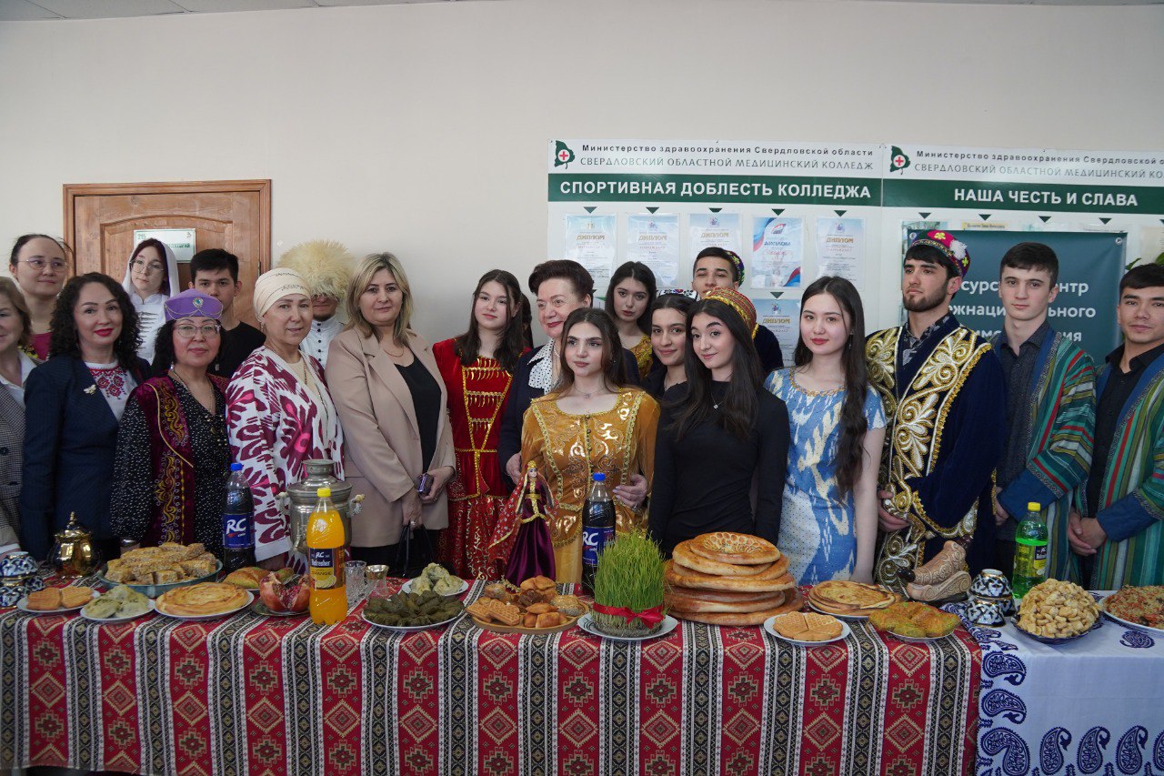 Самый многонациональный медицинский колледж Урала присоединился к празднованию Дня народного единства