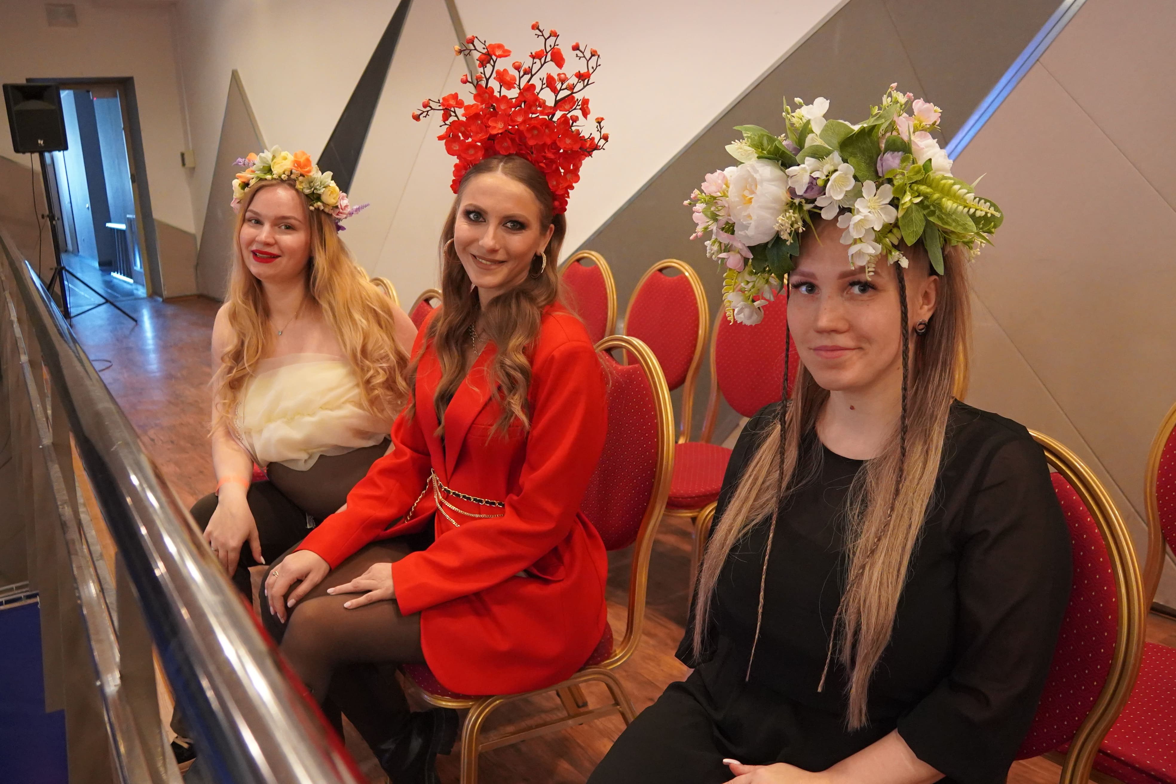 Врачи ЕКПЦ в канун Международного женского дня спели с будущими мамами и папами колыбельные в формате караоке