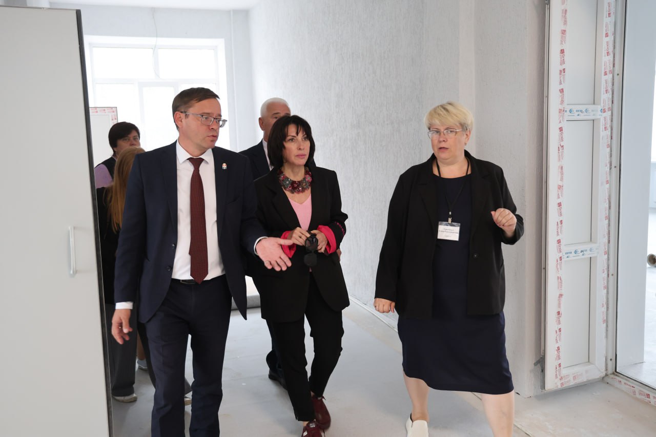 Татьяна Савинова поставила задачу модернизировать поликлиники в Каменске-Уральском и Каменском муниципальном округе