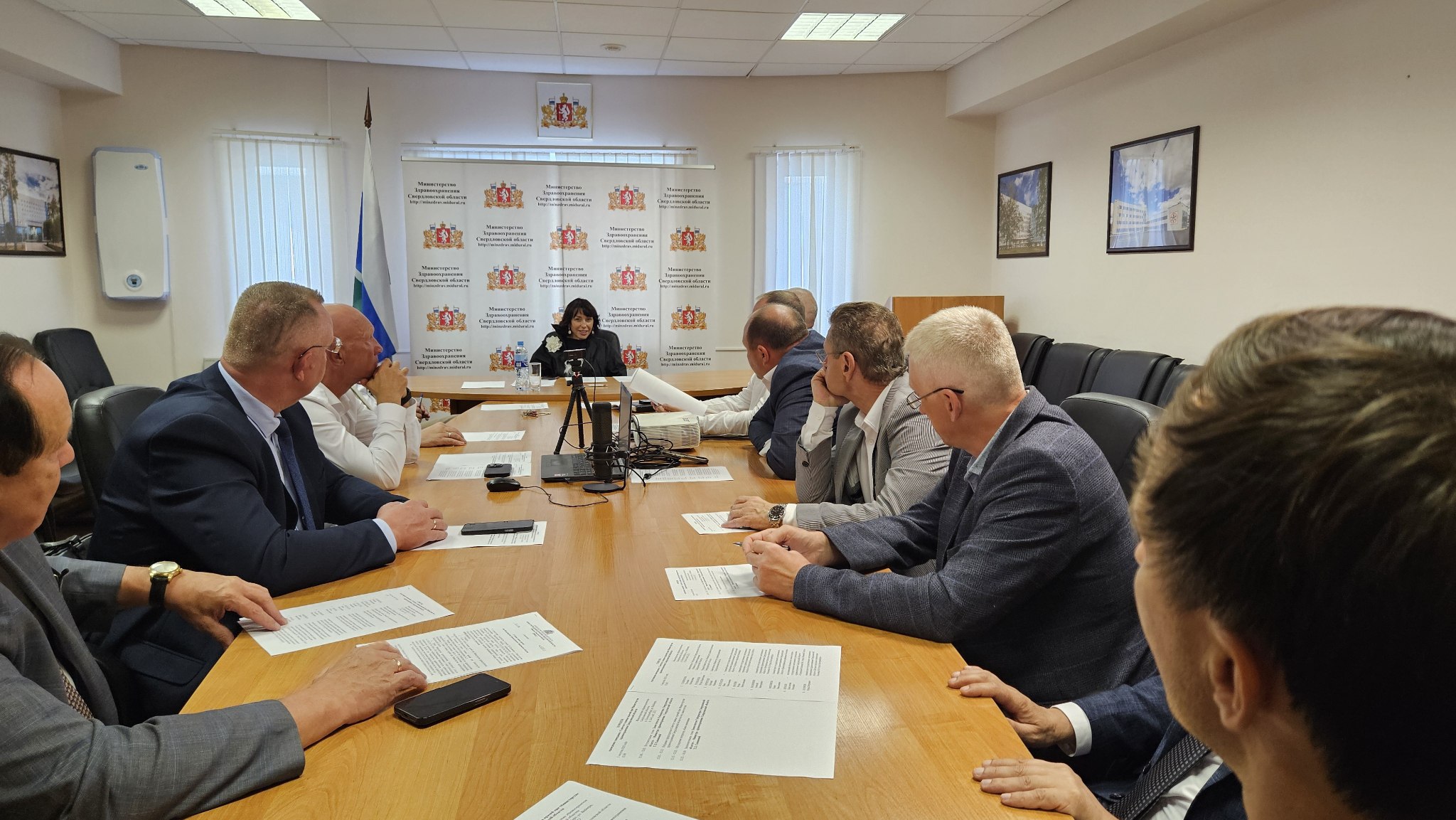 Тринадцать руководителей свердловских медорганизаций вошли в Совет главных врачей при региональном Минздраве