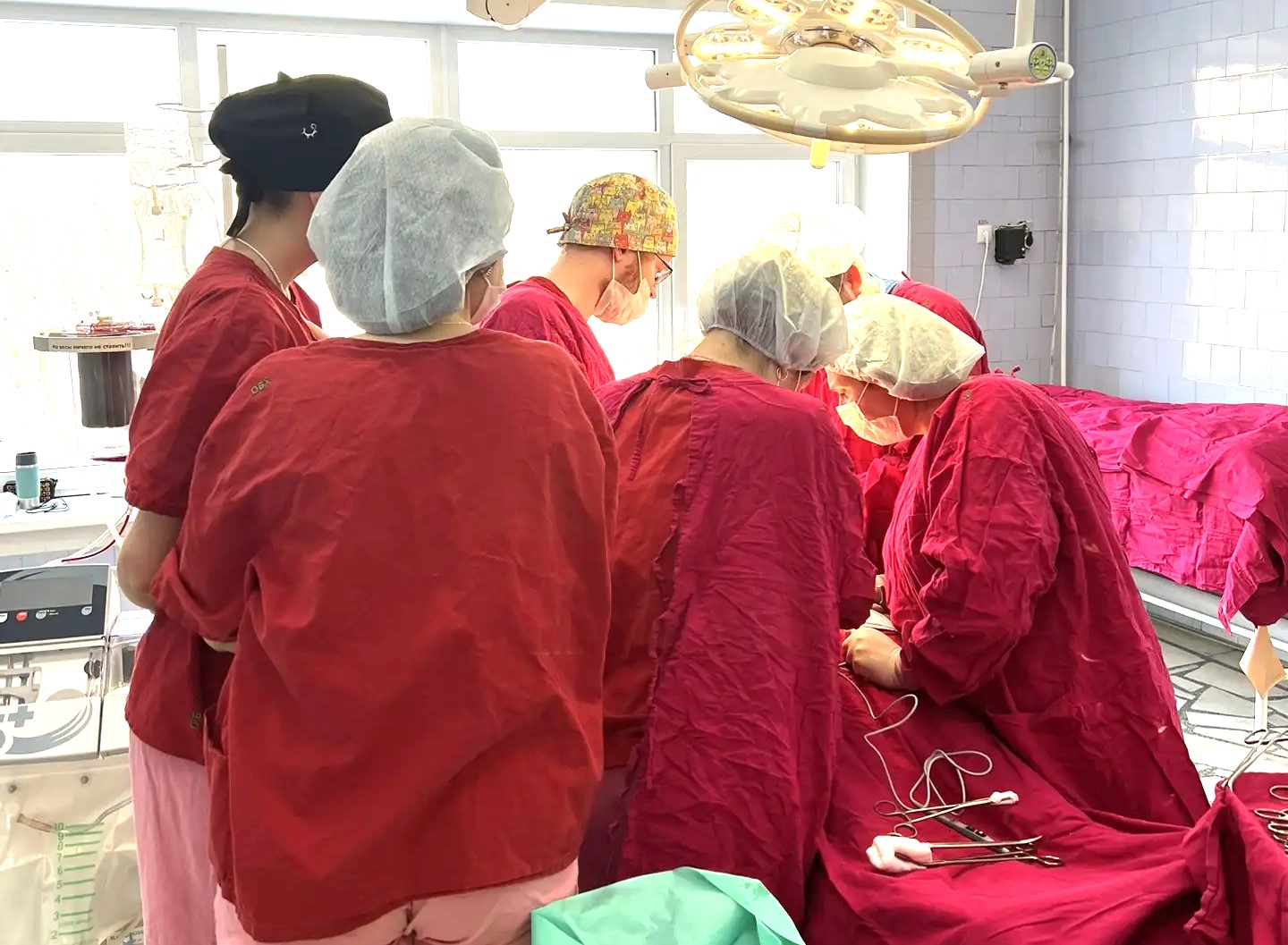 Хирурги ГКБ №40 Екатеринбурга «разминировали» малый таз у пациентки с гигантской миомой и сохранили ей шанс на материнство