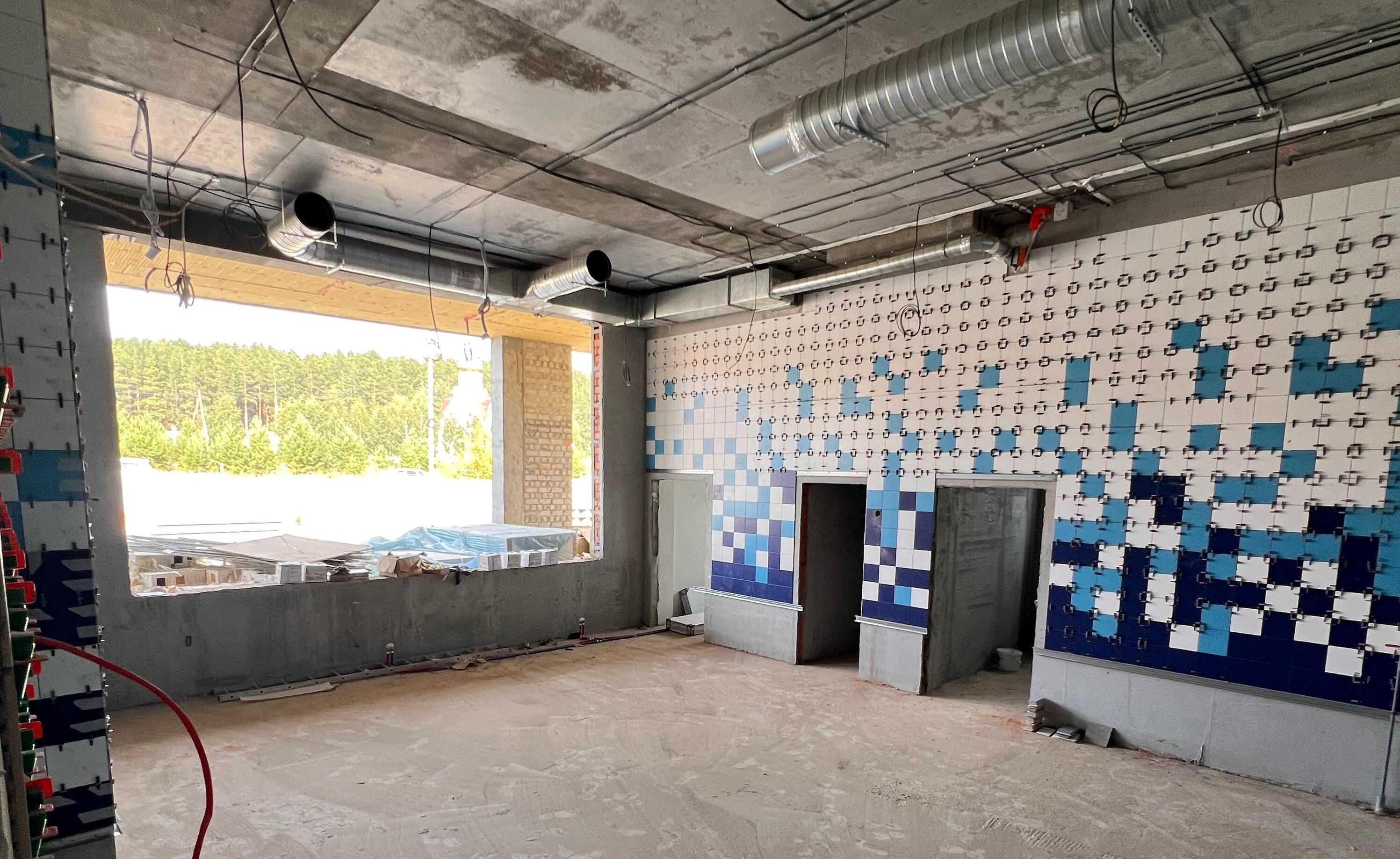 Строительство новой детской поликлиники в Арамили благодаря нацпроекту выходит на финишную прямую