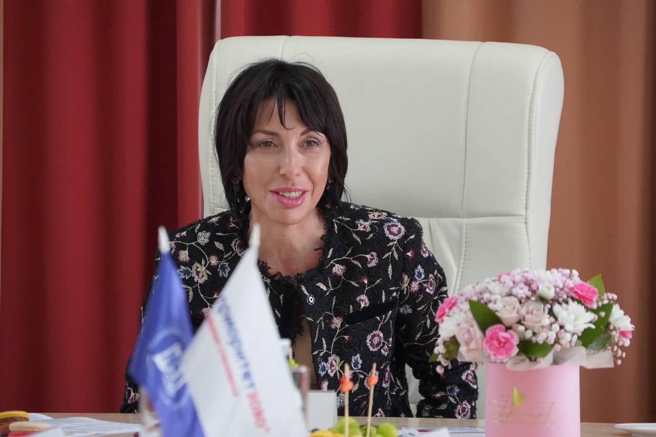 Татьяна Савинова обсудила вопрос нехватки кадров в больницах региона с руководством профильных образовательных организаций