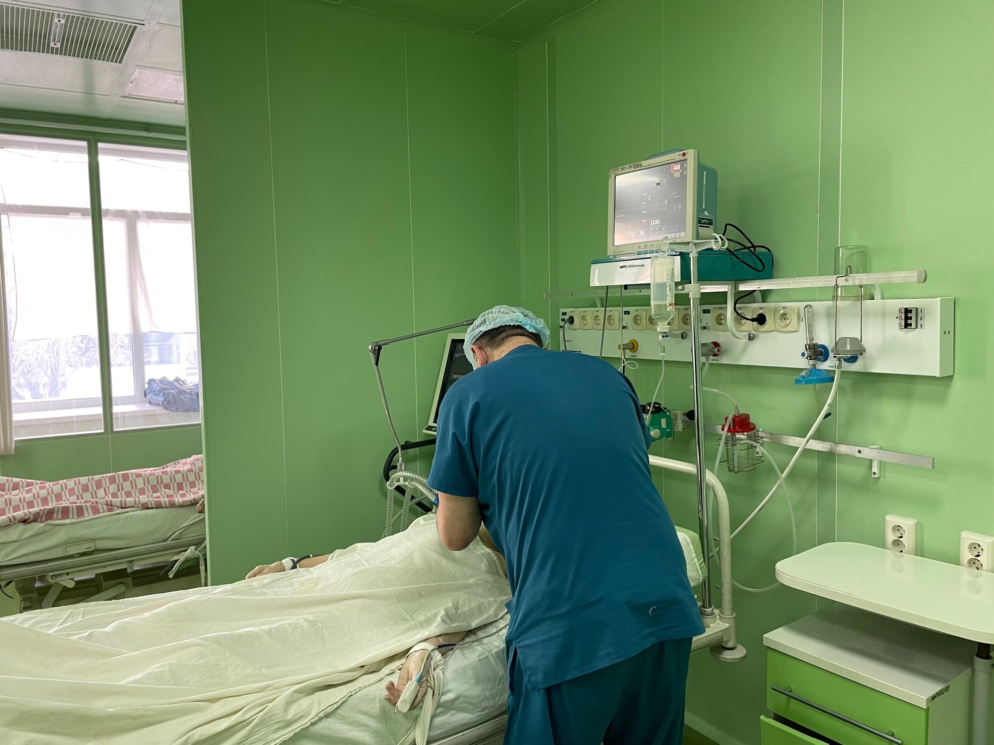 Мультидисциплинарная бригада свердловских врачей спасла пострадавшую в ДТП девушку с минимальными шансами на жизнь