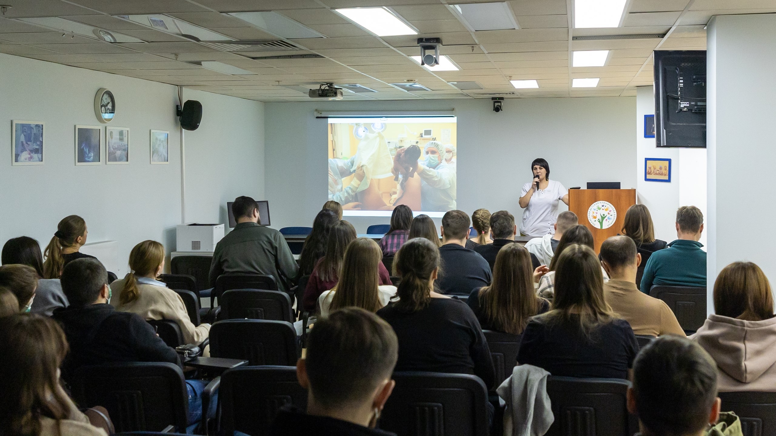 Более 2,4 тысячи будущих родителей посетили обучающие занятия в Областном перинатальном центре в 2025 году