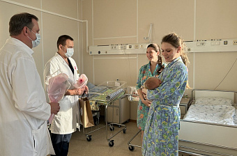 Мероприятия, приуроченные ко Дню матери, прошли в медучреждениях Свердловской области