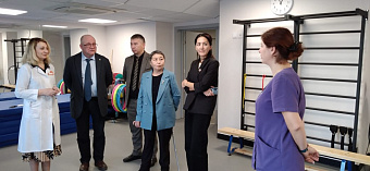 Медицинские работники из Кыргызстана посетили новую поликлинику в Академическом районе Екатеринбурга
