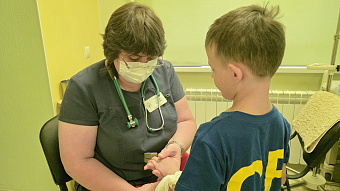 Более 90 юных свердловчан с муковисцидозом получают лечение на базе Областной детской клинической больницы