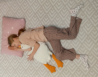 Когда шагаешь даже во сне: уральский врач рассказал, как жить с синдромом беспокойных ног