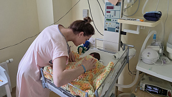 В Областном перинатальном центре спасли жизнь свердловчанке и её малышу, который появился на свет после шести неудачных попыток