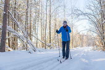 Около 100 человек каждый сезон берут в пункте проката здравницы «Липовка» лыжи для зимних прогулок