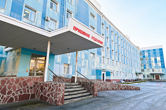 Свердловские врачи удалили у пациентки трёхкилограммовую опухоль размером с футбольный мяч