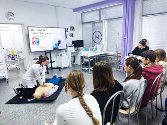 Мобильные медицинские и спасательные классы для школьников открылись на базе Свердловского областного медколледжа