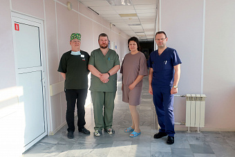 Врачи Свердловской областной больницы №1 удалили у 41-летней пациентки редкое новообразование малотравматичным методом