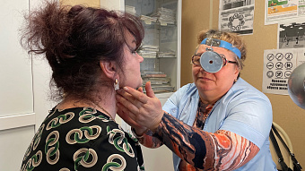 Уральские медики провели выездные приёмы жителей села Акинфиево под Нижней Салдой и посёлка Кытлым в окрестностях Карпинска