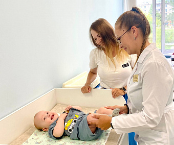 Любимые крохи — под бережным патронажем: в Год семьи свердловские медики уделяют особое внимание малышам