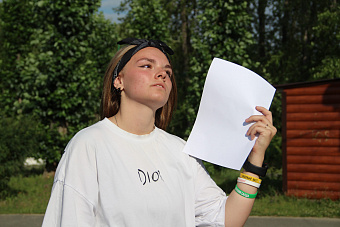 Тень, вода и здравый смысл: врачи напомнили свердловчанам, как минимизировать риски для здоровья при жаркой погоде