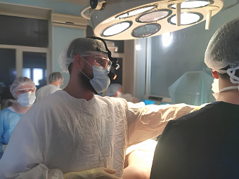 Хирурги Нижнего Тагила освоили операцию по пластике век для решения эстетических проблем пациентов и восстановления функции глаз