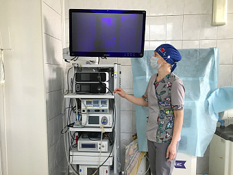 Хирурги Артёмовской больницы с помощью малоинвазивной методики спасли 73-летнюю пациентку, предотвратив угрозу сепсиса