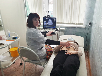 Жителей посёлка Пелым на севере региона в формате выездной поликлиники обследовали врачи из Екатеринбурга и Краснотурьинска