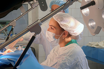 Свердловские врачи начали внедрять инновационную методику лечения свищей у женщин без хирургических вмешательств