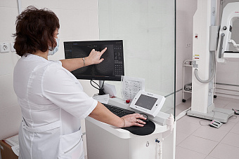 Врачи двух свердловских учреждений здравоохранения сообща помогли 87-летней пациентке победить рак груди, выявленный на ранней стадии