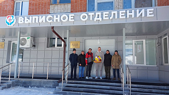 Что подарить женщинам на 8 Марта? Наш подарок в Год Семьи — современное выписное отделение в красноуфимской больнице