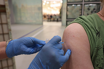 Свердловская область ожидает поставку 70 тысяч доз вакцины против клещевого энцефалита для детей 