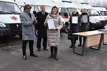 Свердловские больницы получили ещё 17 автомобилей для службы скорой помощи