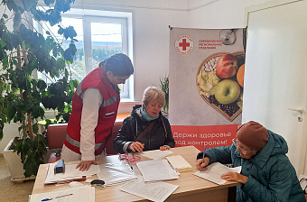 Полсотни жителей Валериановска прошли диспансеризацию и онкоскрининги рядом с домом благодаря проекту «Добро в село»