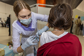 Дополнительное финансирование из областного бюджета позволило сделать вакцинацию от гриппа бесплатной для всех свердловчан