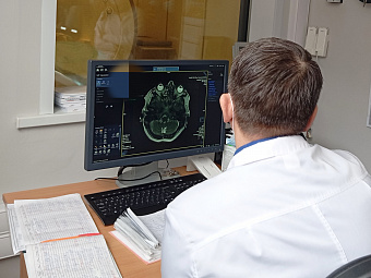 Врачи Каменска-Уральского вернули к жизни пациента, который 47 дней провёл в коме после инсульта