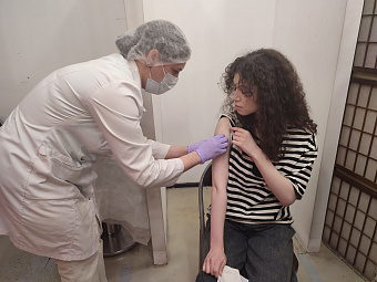 Более 500 уральцев защитили себя от гриппа за первые дни работы пунктов вакцинации в торговых центрах Свердловской области