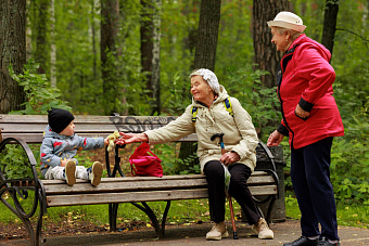 Свердловчанам старше 60 лет предлагают принять участие в конкурсе сказочников