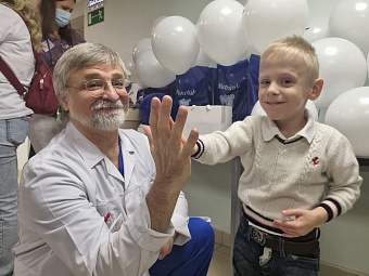 Большие надежды — на самых маленьких: в Областной детской больнице встретились дети, рождённые раньше срока, и их врачи