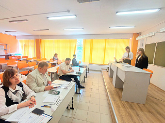 Первоуральские врачи выступили в роли экспертов на защите школьных медицинских проектов