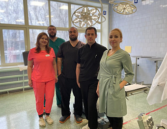 Свердловские врачи удалили у 44-летней пациентки гигантскую опухоль весом более 15 килограммов