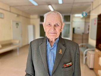 Врачи Свердловского госпиталя ветеранов укрепили здоровье участника Великой Отечественной войны в канун 100-летнего юбилея
