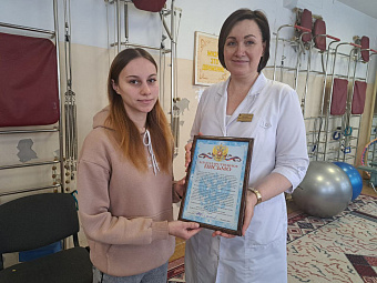 Начинающий участковый фельдшер в Каменске-Уральском спасла пожилого мужчину в канун Нового года