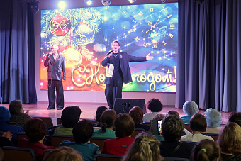 Участник шоу «Голос» поздравил свердловских медиков с наступающим Новым годом