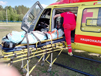 Уральские медики спасли женщину, получившую тяжёлые травмы в ДТП вблизи Артёмовского