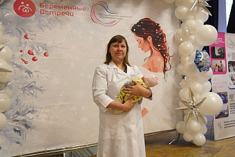 Врачи екатеринбургского перинатального центра приняли участие в масштабном образовательном форуме для будущих мам и их близких