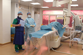 Врачи ЦГКБ №24 провели первую в медучреждении операцию по имплантации двухкамерного электрокардиостимулятора