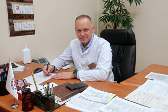 Заместитель главного врача Свердловской областной клинической больницы №1 Андрей Машковцев получил звание «Заслуженный врач РФ»